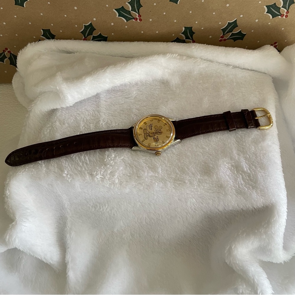 Disney Time Works Mickey Mouse Watch with date, embossed, genuine, leather band. - Picture 6 of 8